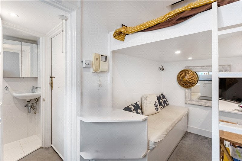 Queen's Gate, London, SW7