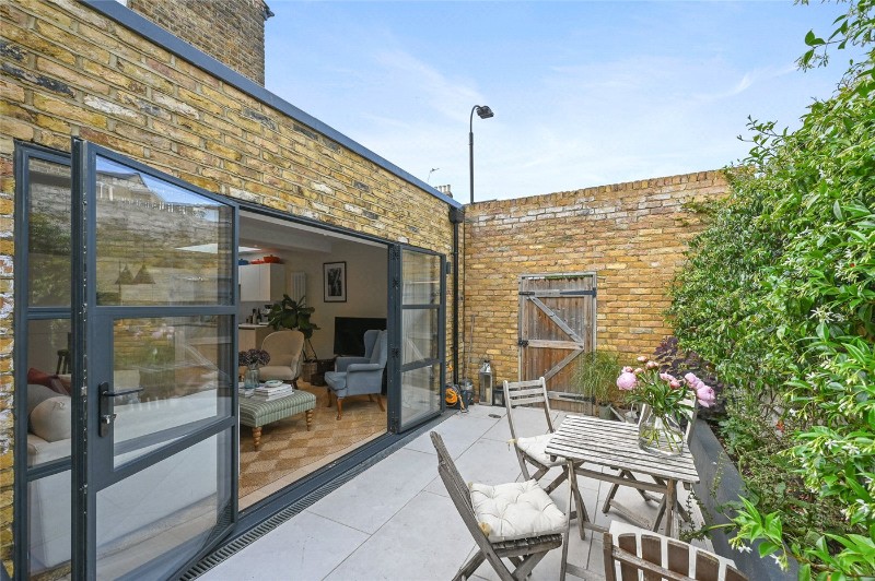 Davisville Road, London, W12