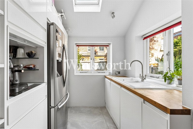 Russell Avenue, London, N22