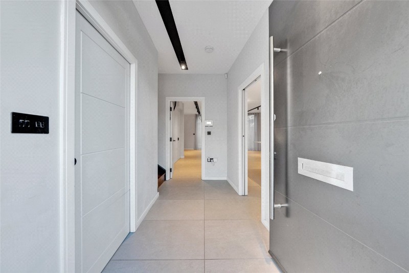 The Vale, London, NW11