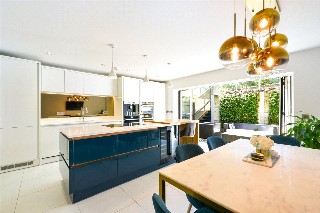 Dacre Close, Chipstead, Surrey, CR5