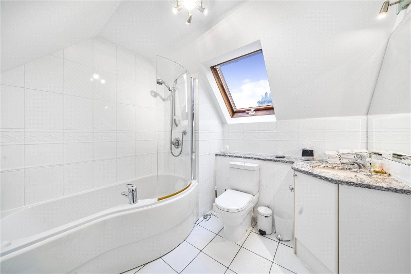 Swingate Road, Farnham, Surrey, GU9