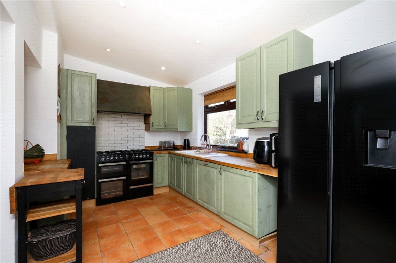 Dallas Road, London, W5