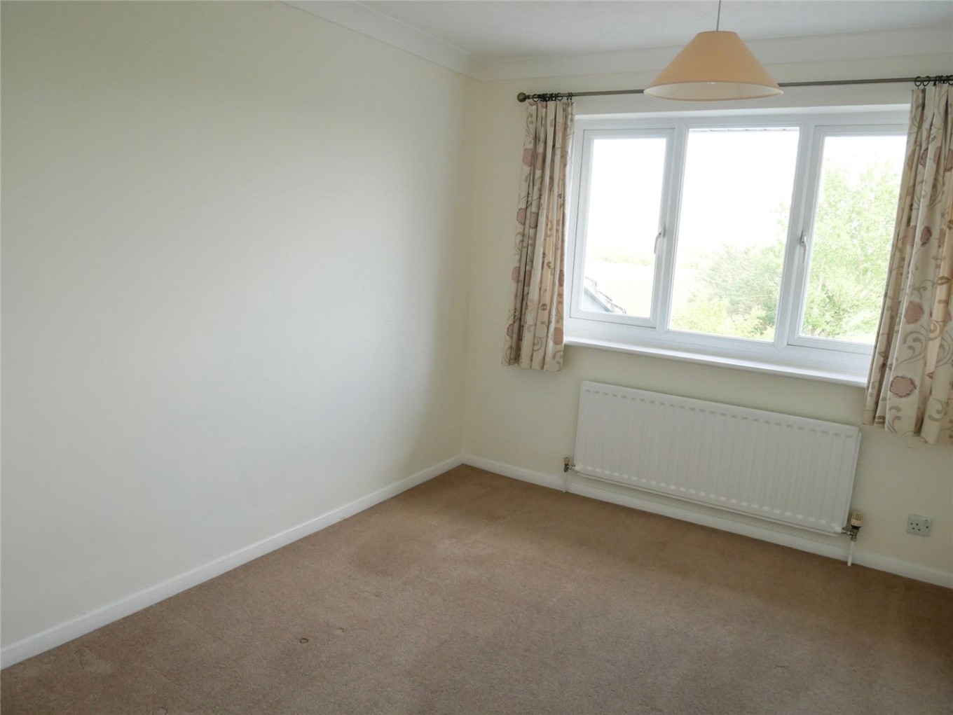 3 bedroom property to rent in The Pentlands, Kintbury, Hungerford, RG17 £300 pw