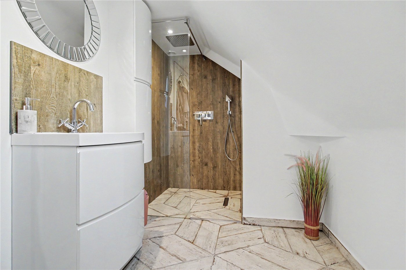 En-Suite 2