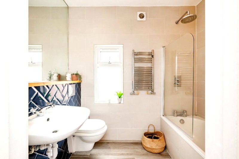 Holberton Gardens, London, NW10