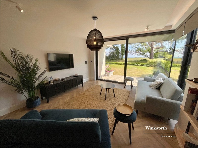 Wharncliffe Road, Highcliffe, Christchurch, Dorset, BH23