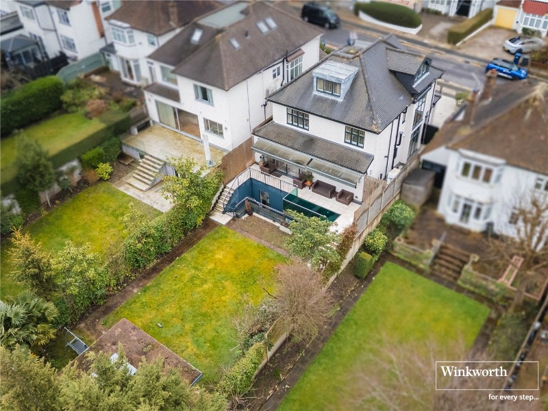 Edgeworth Crescent, London, NW4