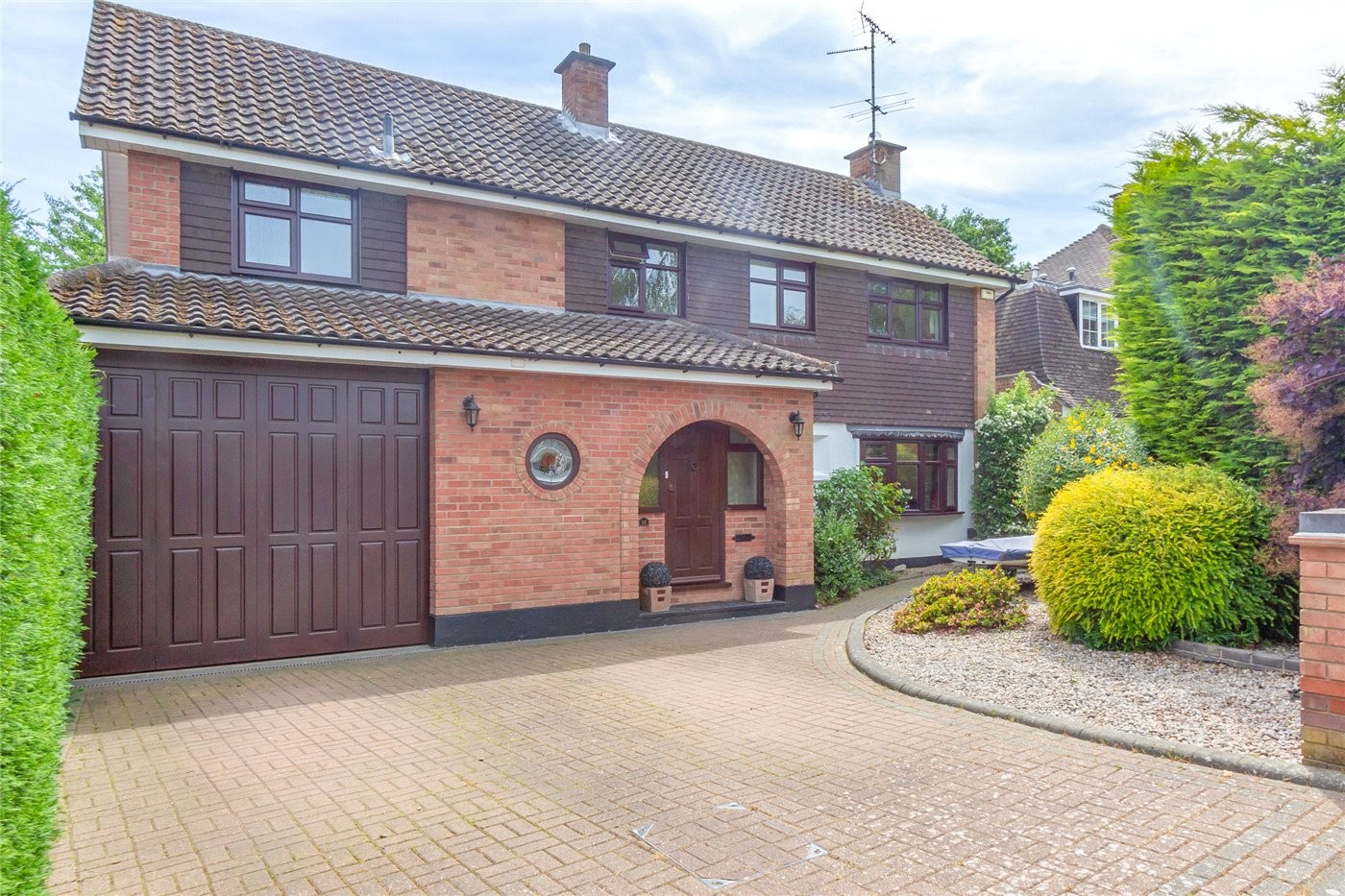 4 bedroom property for sale in Woodlands Park, LeighonSea, Essex, SS9