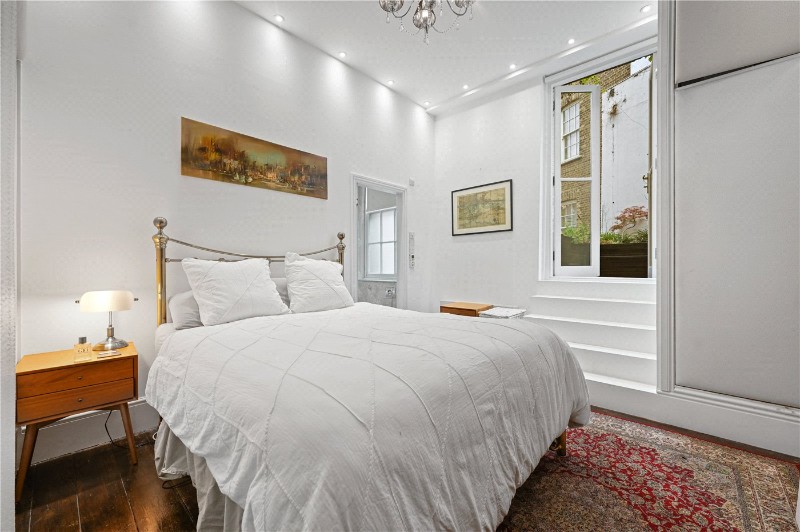 New Row, London, WC2N