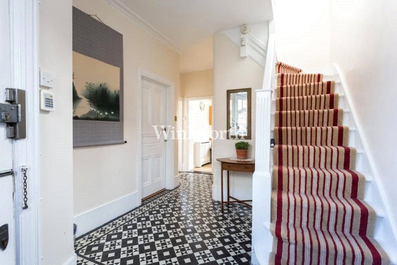 Riverway, London, N13