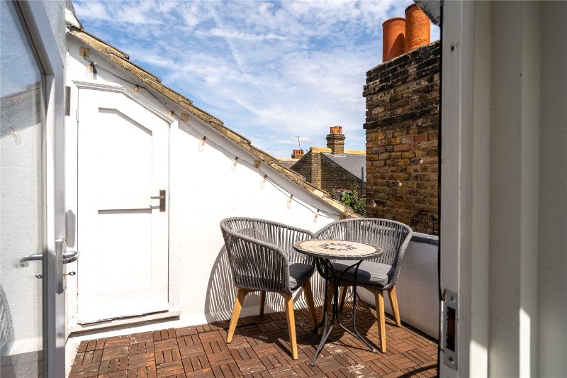 Sternhold Avenue, London, SW2
