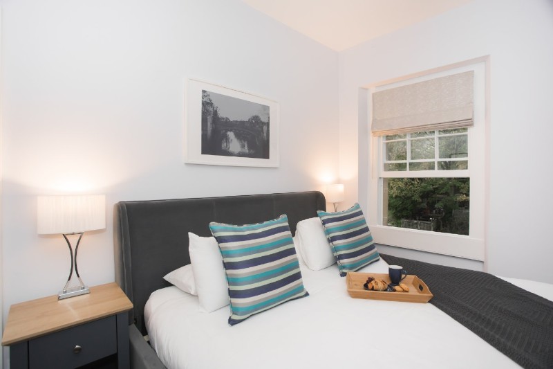 1 Cleveland Bridge, Bath, Somerset, BA1