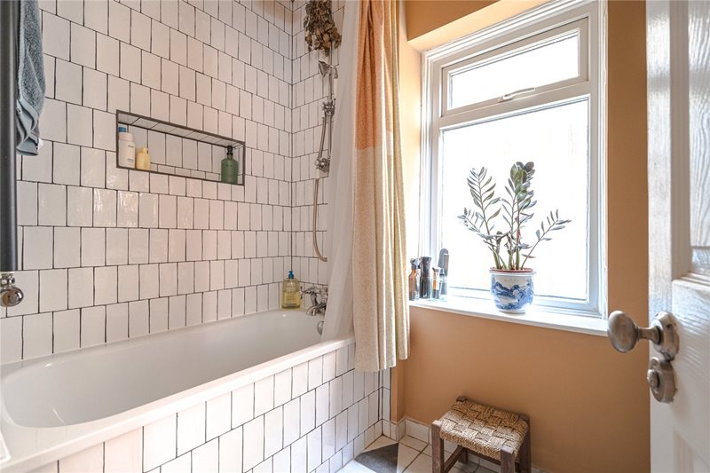 Deronda Road, London, SE24