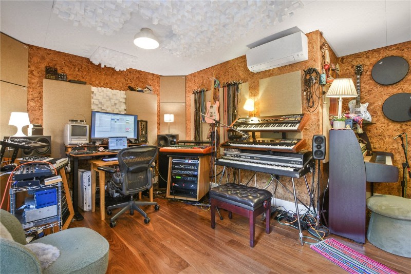 Longstone Avenue, London, NW10