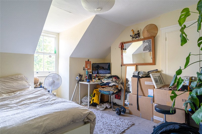 Gleneagle Road, London, SW16