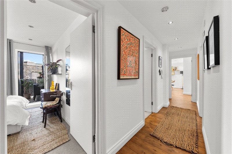 Apex House, 17 Bacon Street, London, E1