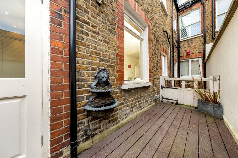Quarrendon Street, London, SW6