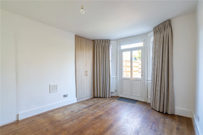 Deronda Road, London, SE24