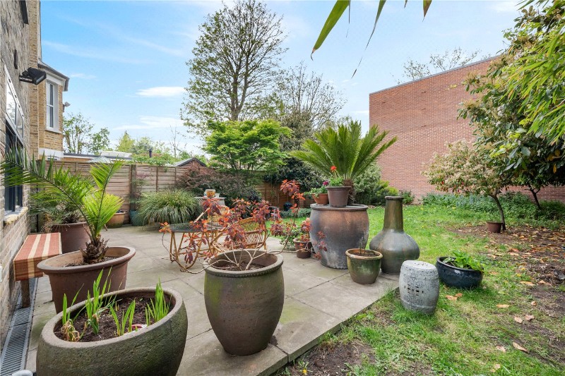 Mildenhall Road, London, E5