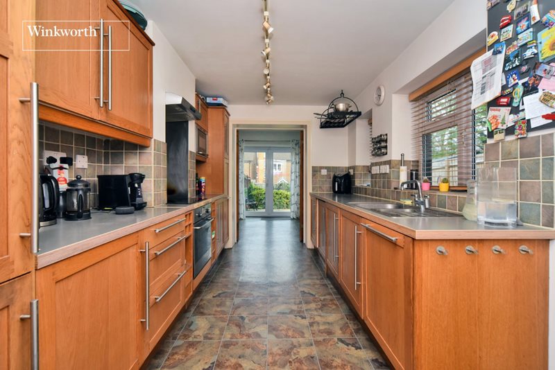 Clarkes Avenue, Worcester Park, KT4