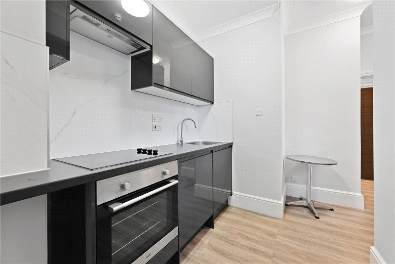 High Road, London, NW10