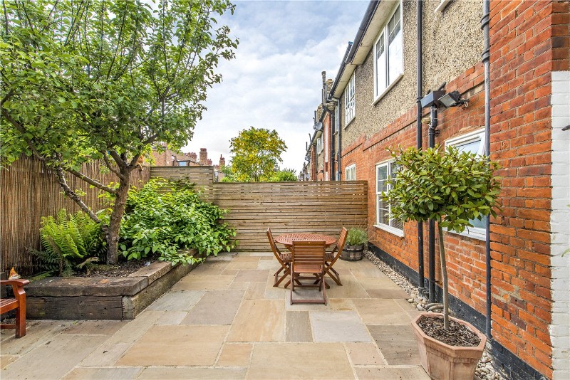 Cricklade Avenue, London, SW2