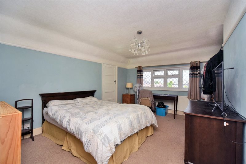 Oaks Avenue, Worcester Park, KT4