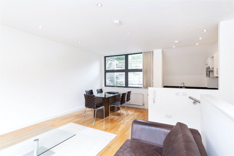 Ingle Mews, London, EC1R