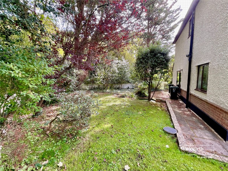 Chewton Common Road, Highcliffe, Christchurch, Dorset, BH23