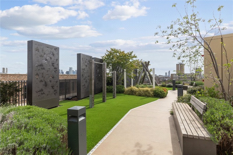 Cendal Crescent, London, E1