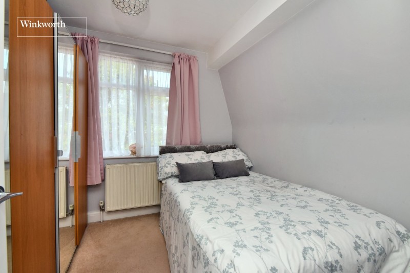 Walsingham Gardens, Stoneleigh, Epsom, Surrey, KT19