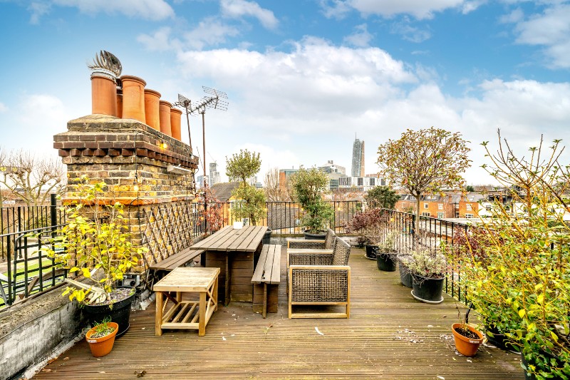 St. Quintin Avenue, London, W10