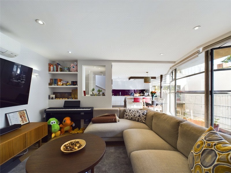 Bridel Mews, London, N1