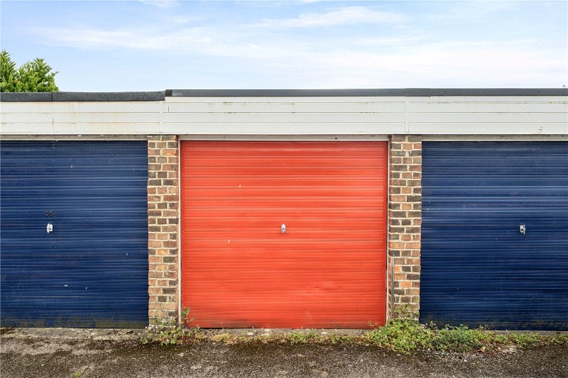 Riverside Gardens, Romsey, Hampshire, SO51