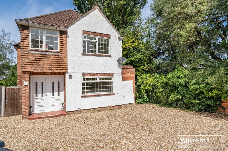 Cedar Close, Bagshot, Surrey, GU19