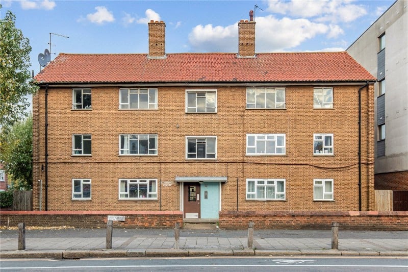 Garratt Lane, London, SW17