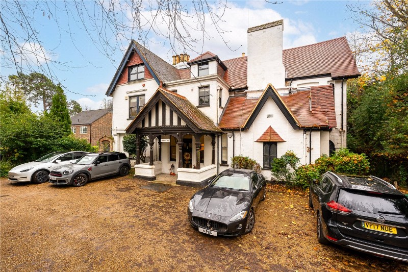 Cobbetts Hill, Weybridge, Surrey, KT13