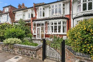 Caversham Avenue, London, N13
