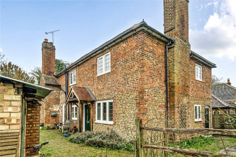 Peper Harow Lane, Shackleford, Godalming, Surrey, GU8