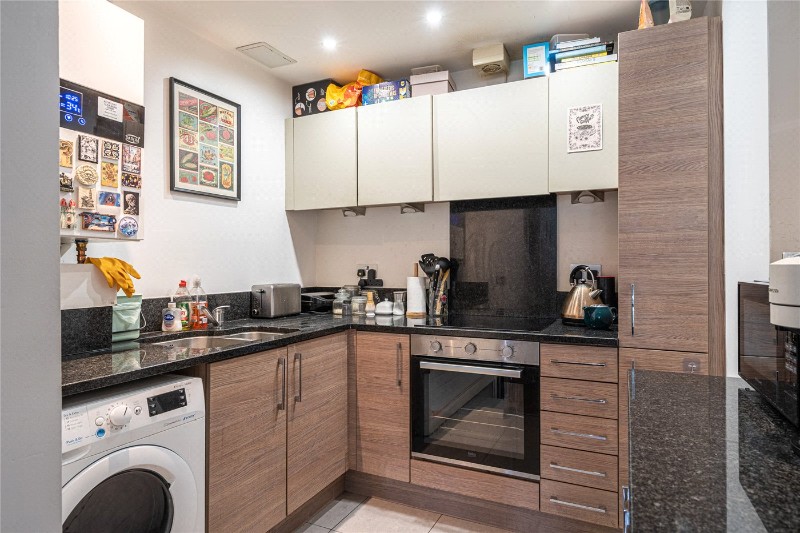 Guernsey Grove, London, SE24