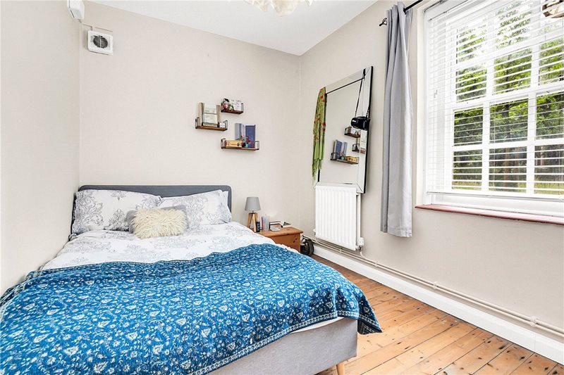 Albion Avenue, London, SW8