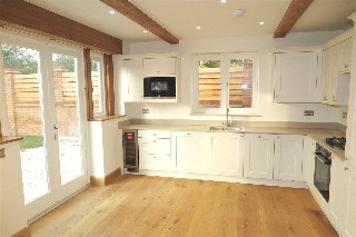 East Bridge Close, Tilford, Surrey, GU10