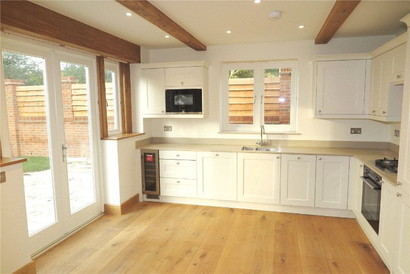 East Bridge Close, Tilford, Surrey, GU10