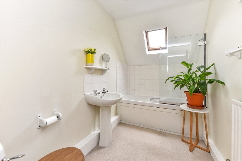 Stoner Hill Road, Froxfield, Petersfield, GU32