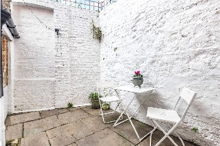 West Street, Farnham, Surrey, GU9