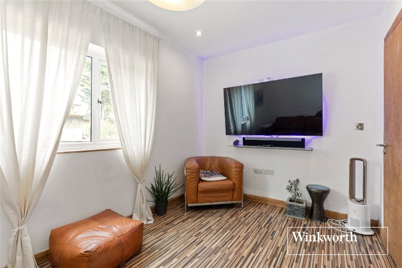 Mays Lane, Barnet, EN5
