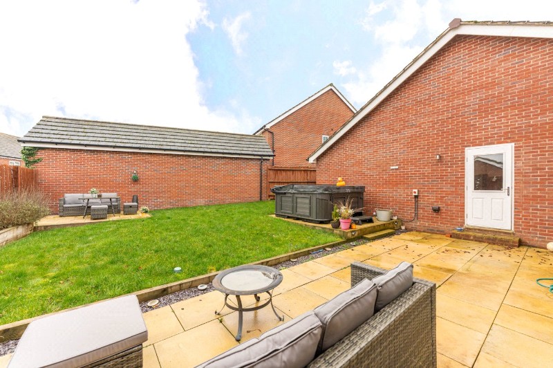 Magnolia Drive, Whitnash, Leamington Spa, Warwickshire, CV31