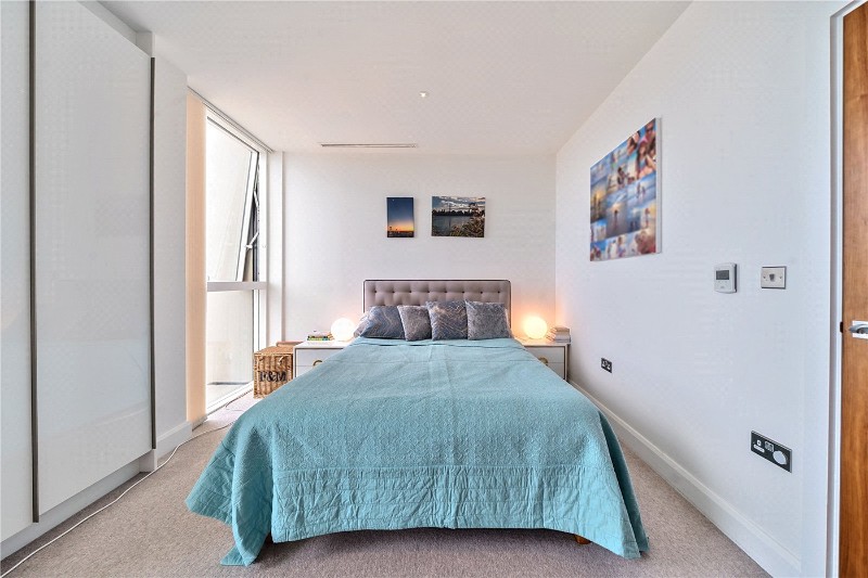 Mastmaker Road, London, E14