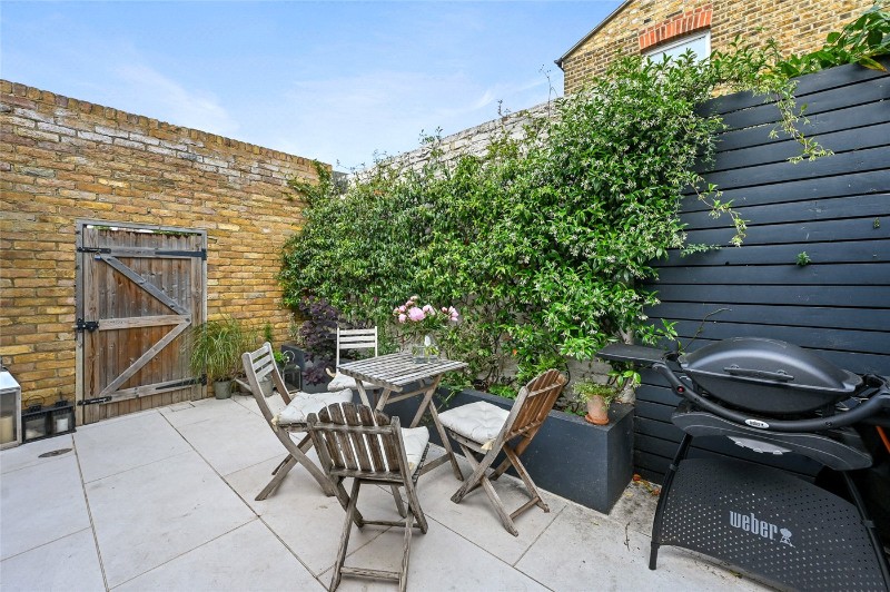 Davisville Road, London, W12